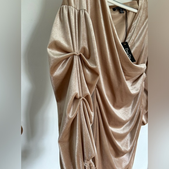 Champagne coloured ruched cocktail dress - Picture 3 of 5
